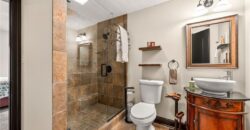 8829 N Glenwood Avenue, Kansas City, MO 64157