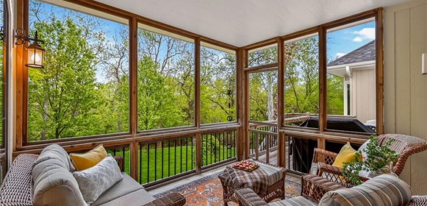 8829 N Glenwood Avenue, Kansas City, MO 64157