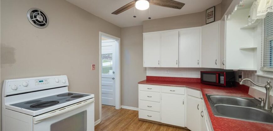 111 WALLER Avenue, Excelsior Springs, MO 64024