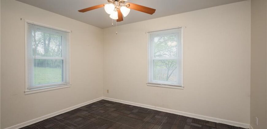111 WALLER Avenue, Excelsior Springs, MO 64024