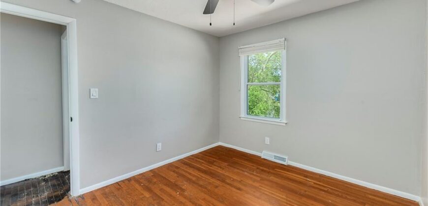 8746 N Troost Avenue, Kansas City, MO 64155