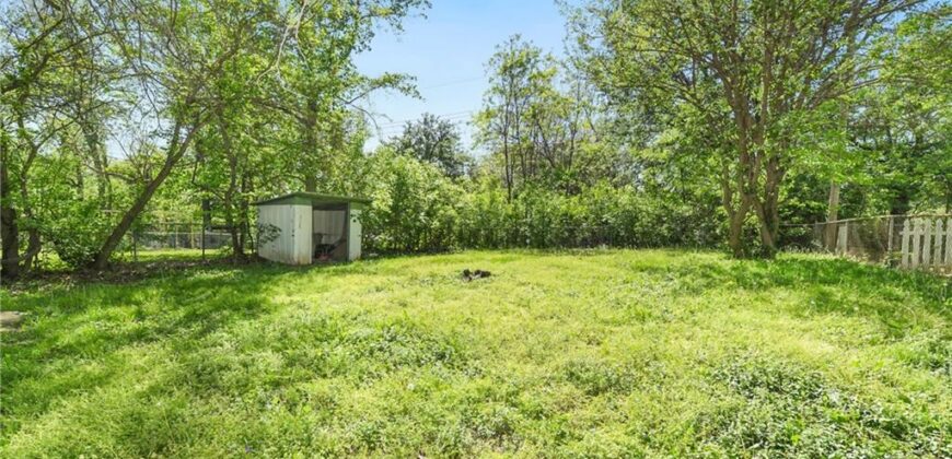 8746 N Troost Avenue, Kansas City, MO 64155