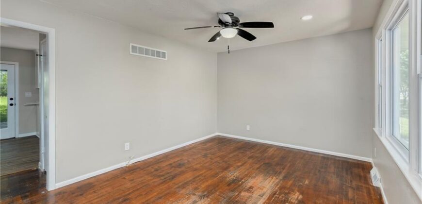 8746 N Troost Avenue, Kansas City, MO 64155