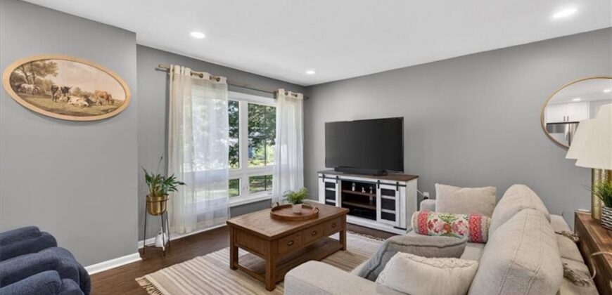 7810 NW Bluegrass Drive, Parkville, MO 64152