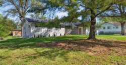 7810 NW Bluegrass Drive, Parkville, MO 64152