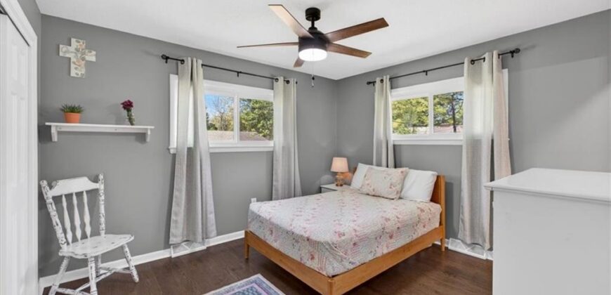 7810 NW Bluegrass Drive, Parkville, MO 64152