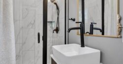 7810 NW Bluegrass Drive, Parkville, MO 64152