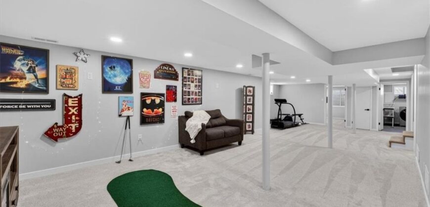 7810 NW Bluegrass Drive, Parkville, MO 64152