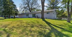 7810 NW Bluegrass Drive, Parkville, MO 64152