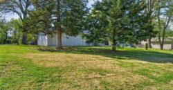 7810 NW Bluegrass Drive, Parkville, MO 64152