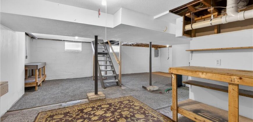 2800 Russell Road, Kansas City, MO 64117