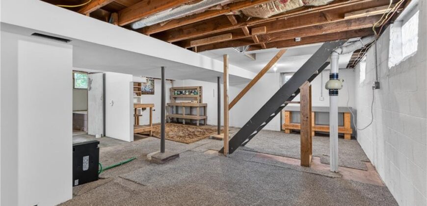 2800 Russell Road, Kansas City, MO 64117