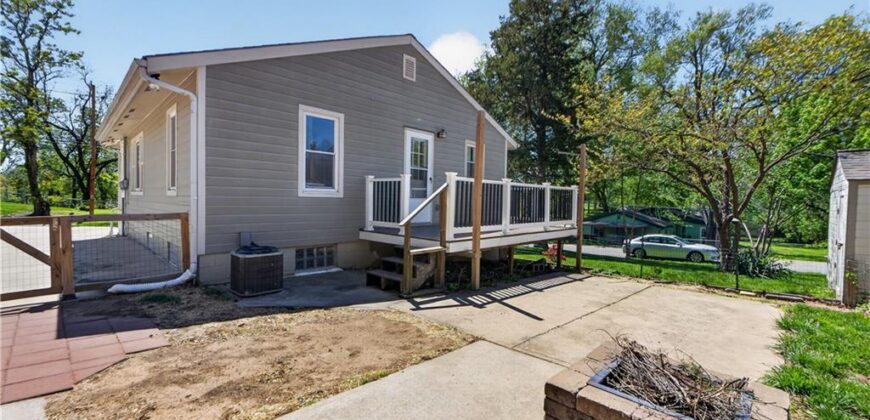 2800 Russell Road, Kansas City, MO 64117