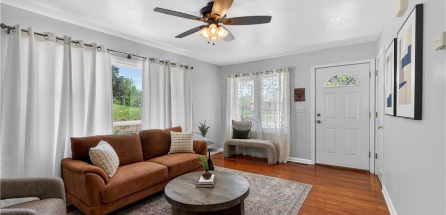 2800 Russell Road, Kansas City, MO 64117