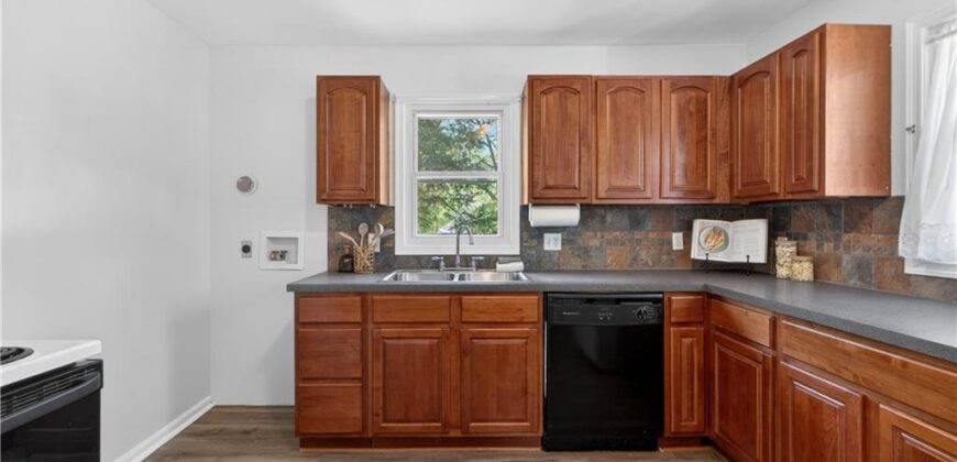 2800 Russell Road, Kansas City, MO 64117