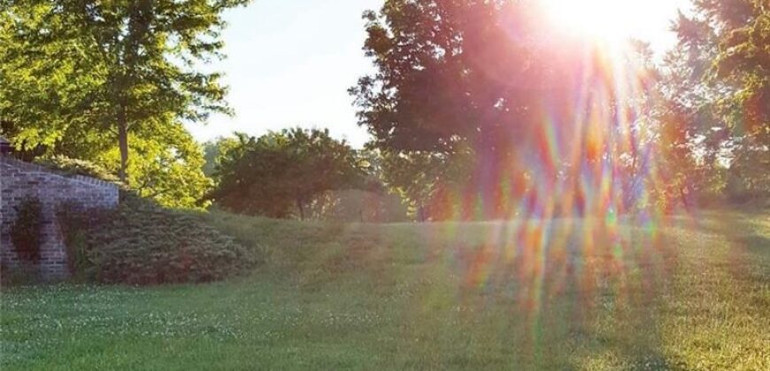 10000 NE 112th Street, Kansas City, MO 64157