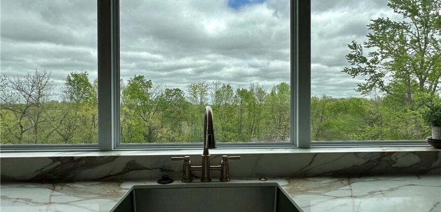 10000 NE 112th Street, Kansas City, MO 64157