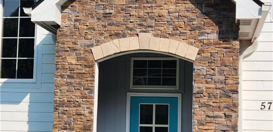 5716 NW Creekview Drive, Parkville, MO 64152