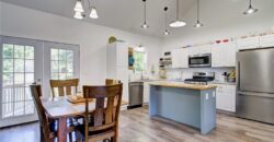 5716 NW Creekview Drive, Parkville, MO 64152