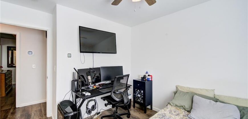 5716 NW Creekview Drive, Parkville, MO 64152