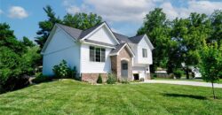 5716 NW Creekview Drive, Parkville, MO 64152