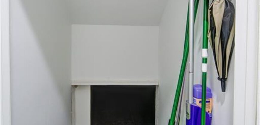 5716 NW Creekview Drive, Parkville, MO 64152