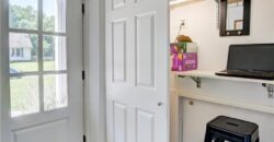 5716 NW Creekview Drive, Parkville, MO 64152