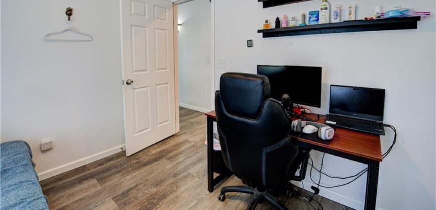 5716 NW Creekview Drive, Parkville, MO 64152