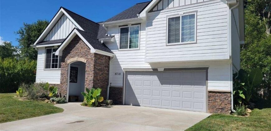 5716 NW Creekview Drive, Parkville, MO 64152