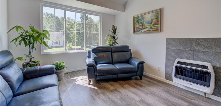 5716 NW Creekview Drive, Parkville, MO 64152