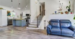 5716 NW Creekview Drive, Parkville, MO 64152