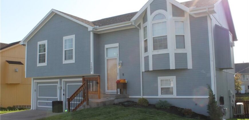 11502 N Laurel Avenue, Kansas City, MO 64157