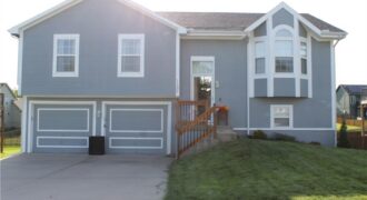 11502 N Laurel Avenue, Kansas City, MO 64157