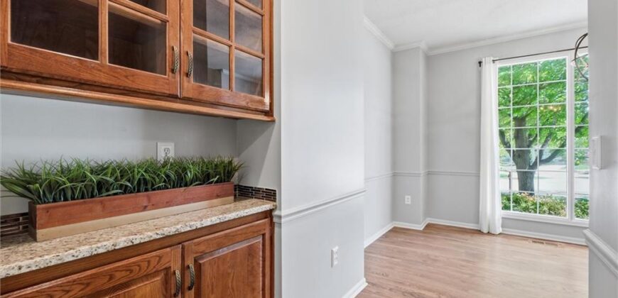 8016 N Chatham Avenue, Kansas City, MO 64151