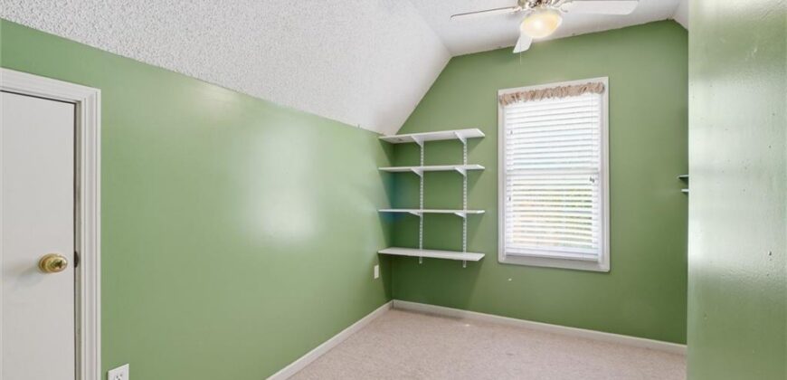 8016 N Chatham Avenue, Kansas City, MO 64151