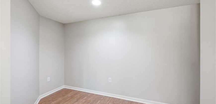 8016 N Chatham Avenue, Kansas City, MO 64151