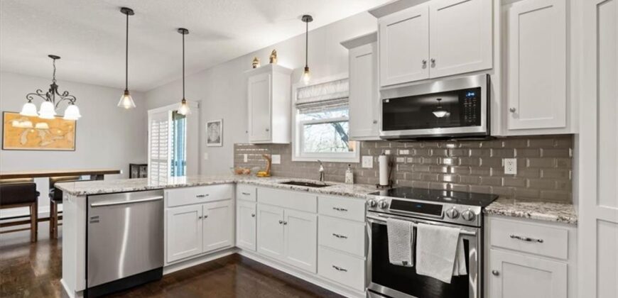 5037 Timberline Drive, Riverside, MO 64150