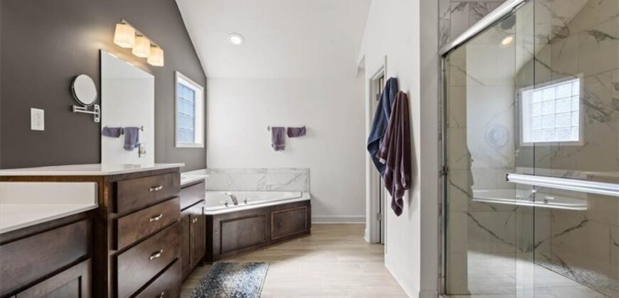 5037 Timberline Drive, Riverside, MO 64150