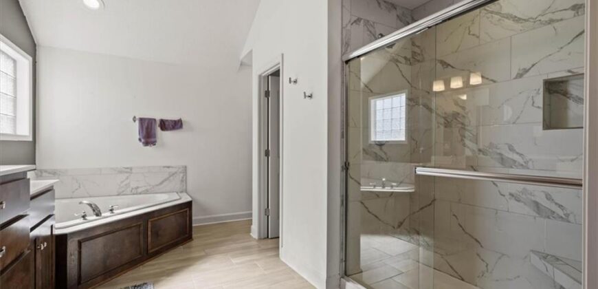 5037 Timberline Drive, Riverside, MO 64150