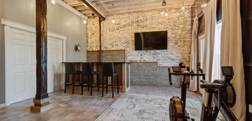 5037 Timberline Drive, Riverside, MO 64150