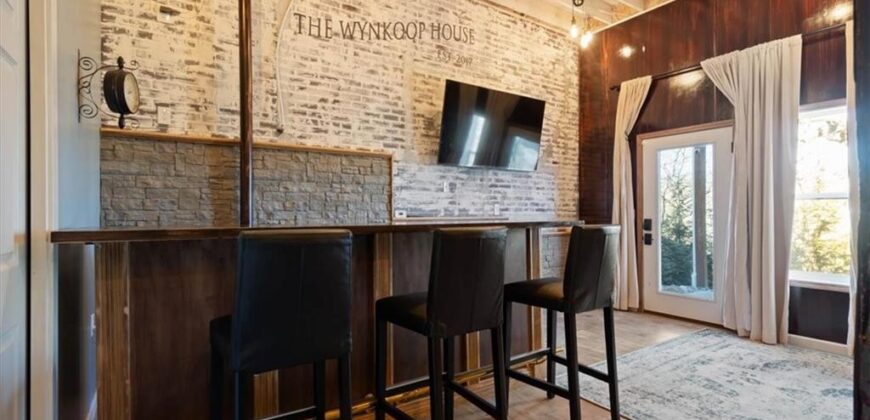 5037 Timberline Drive, Riverside, MO 64150