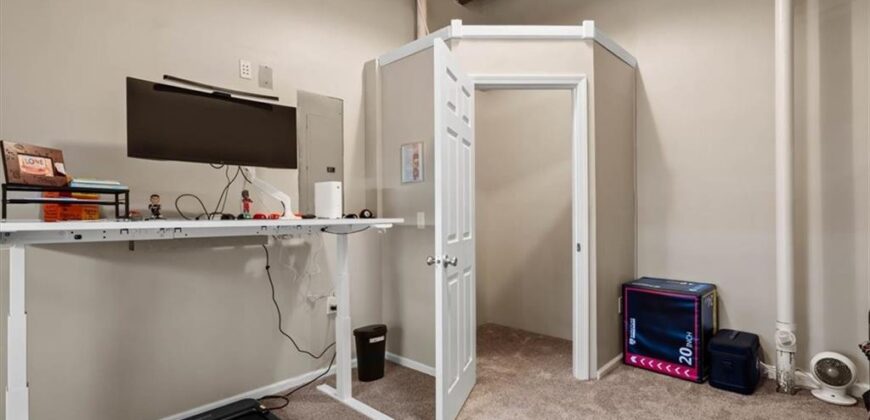 5037 Timberline Drive, Riverside, MO 64150