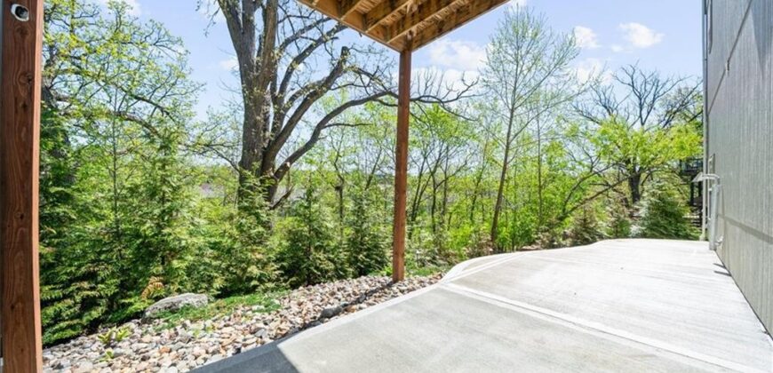 5037 Timberline Drive, Riverside, MO 64150