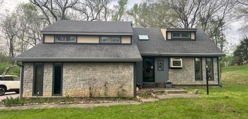 8406 NW 62nd Terrace, Parkville, MO 64152