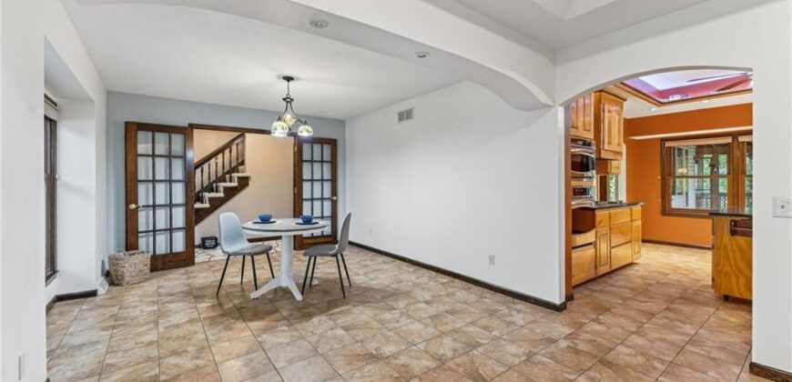 6713 N Garfield Avenue, Gladstone, MO 64118