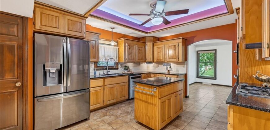 6713 N Garfield Avenue, Gladstone, MO 64118