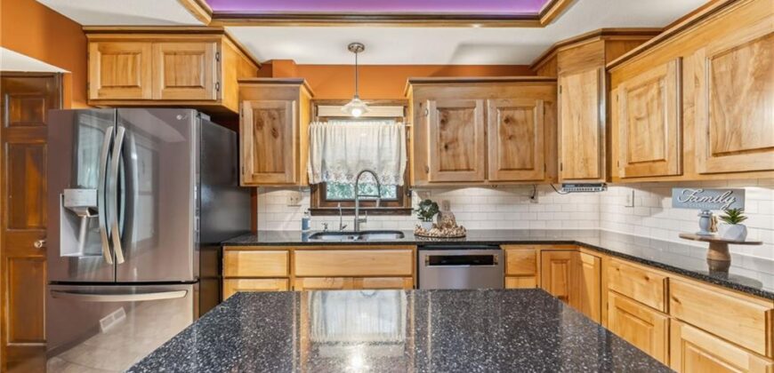 6713 N Garfield Avenue, Gladstone, MO 64118