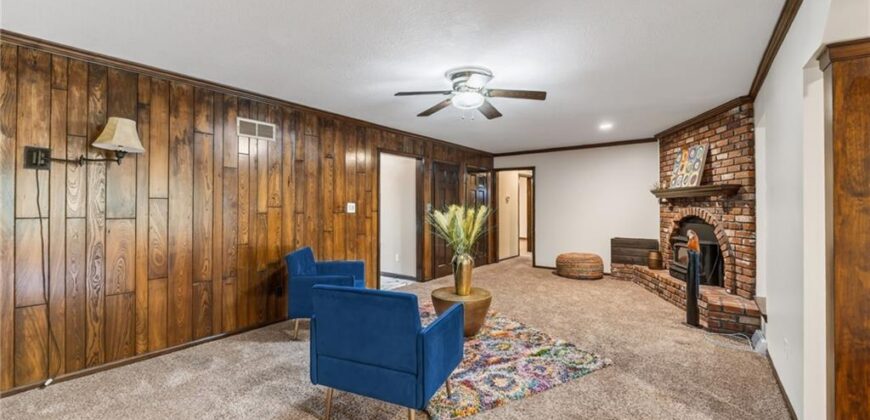 6713 N Garfield Avenue, Gladstone, MO 64118