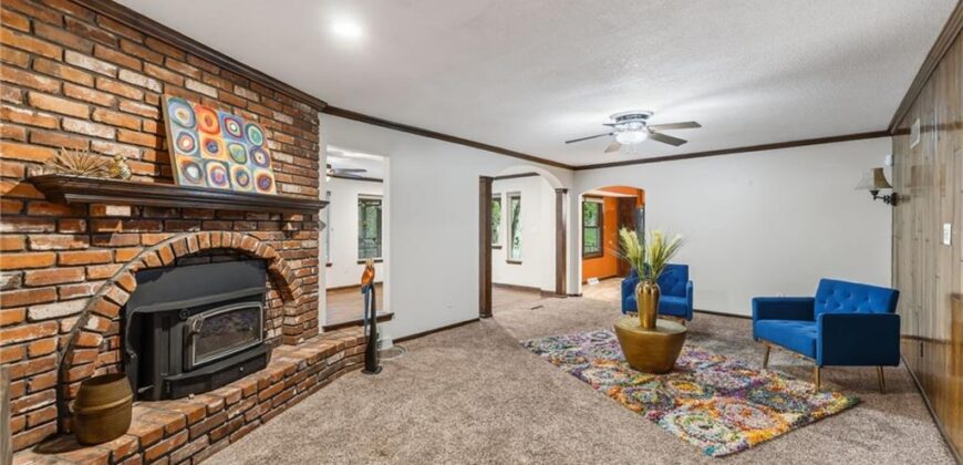 6713 N Garfield Avenue, Gladstone, MO 64118
