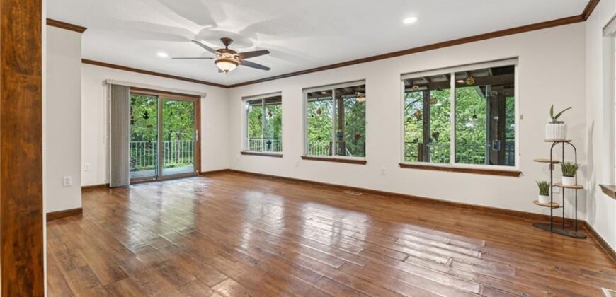 6713 N Garfield Avenue, Gladstone, MO 64118